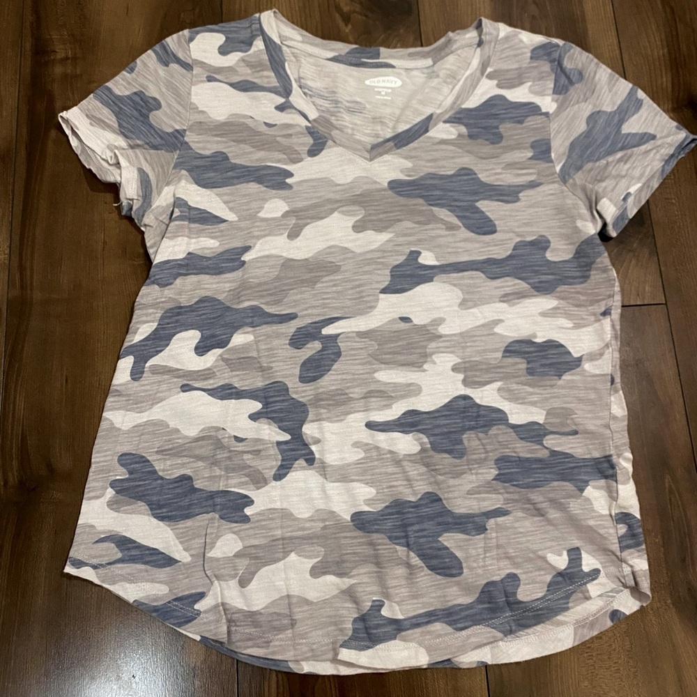 Old Navy • Shirt